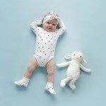 Body s dlouhým rukávem v barvě ecru s puntíky - Tres Bien | Pinokio