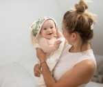 Osuška s kapucí MAXI PRINT 100x100 ecru - Baby Matex