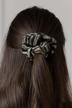 WUALAA Women - Scrunchie viskózová gumička do vlasů Zebra Khaki