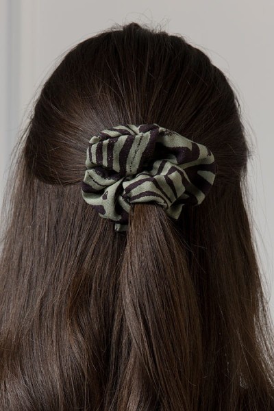 WUALAA Women - Scrunchie viskózová gumička do vlasů Zebra Khaki