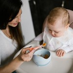 Silikonová miska s přísavkou pro kojence – modrá | Babyono