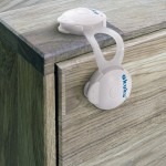 Univerzální bezpečnostní zařízení pro skříňky před dětmi – bílé 10 cm | Akuku A0648